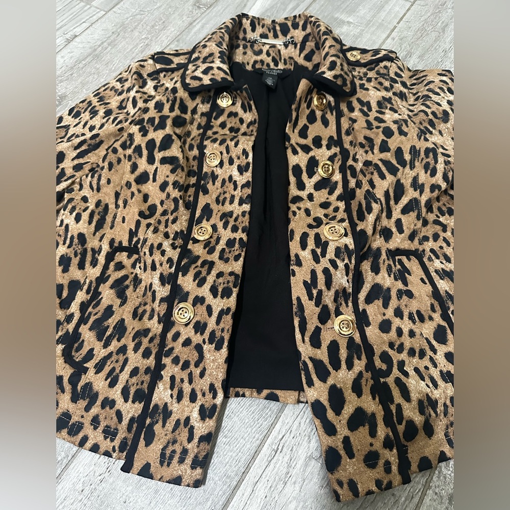Leopard Print Button-Up Jacket - Picture 3 of 8